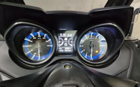 YAMAHA T-MAX 560 SJ19J