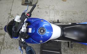 SUZUKI GSR250 2015