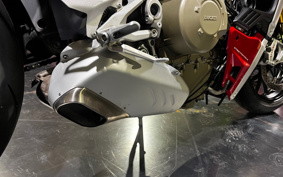 DUCATI STREET FIGHTER V4S 2022 1F00