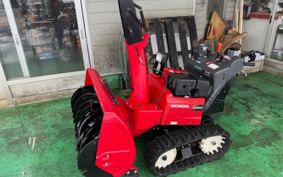 HONDA  SNOW BLOWER  MACHINE 
