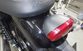 TRIUMPH STREET TWIN 2019