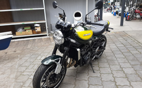 KAWASAKI Z900RS YELLOW  BALL ED 2024 ZR900K
