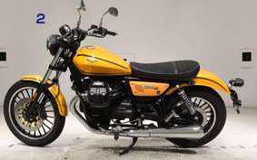 MOTO GUZZI V9 ROAMER 2017