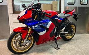 HONDA CBR1000RR-R FB SP 2023 SC82