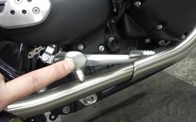 TRIUMPH STREET TWIN 2022