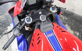 HONDA CBR1000RR-R FB SP 2020 SC82