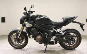 HONDA CB650R E-Clutch 2026 RH17