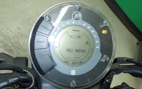 HUSQVARNA SVARTPILEN 401 2025