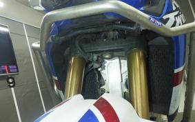 HONDA CRF1000L AFRICA TWIN 2019 SD04