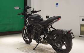 TRIUMPH TRIDENT 660 2023