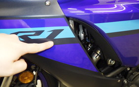 YAMAHA YZF-R1 2024