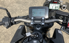 HONDA CB650R E-Clutch 2025 RH17