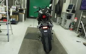 HONDA CBR650R E-Clutch 2025 RH17