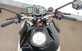 KTM 1290 SUPER DUKE R 2015 V3940