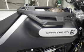 HUSQVARNA SVARTPILEN 125 2023