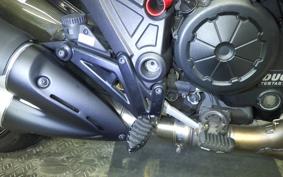 DUCATI DIAVEL Carbon 2013