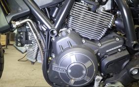 DUCATI SCRAMBLER ICON 2015