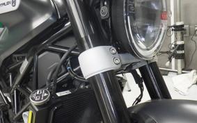 HUSQVARNA SVARTPILEN 250