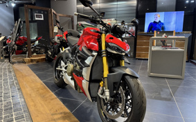 DUCATI  DUCATI  STREET  FIGHTER V4S 2022