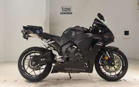 HONDA CBR600RR 2025 PC40