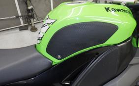 KAWASAKI ZX 10 NINJA R 2010