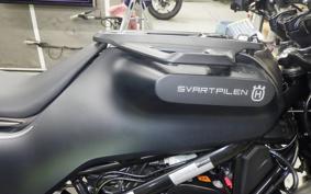 HUSQVARNA SVARTPILEN 250 2020