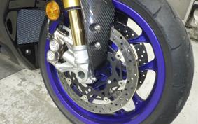 YAMAHA YZF-R1 M 2025