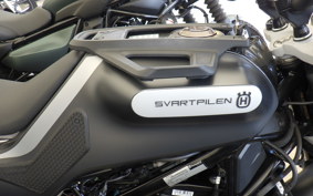 HUSQVARNA SVARTPILEN 250 2010