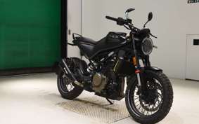 HUSQVARNA SVARTPILEN 401 2024