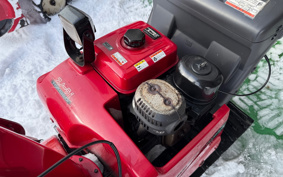 HONDA  SNOW BLOWER  MACHINE 