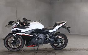 SUZUKI GSX250 R DN11A