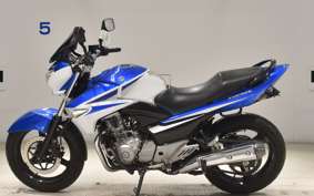 SUZUKI GSR250 2016