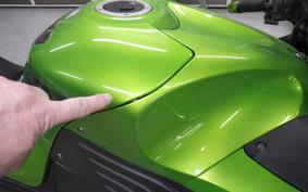 KAWASAKI ZZ1400 NINJA R 2010 ZXT40C