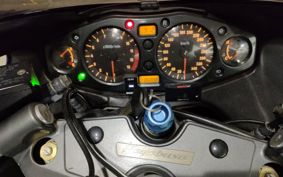 SUZUKI GSX-1300R HAYABUSA 2000 GW71A