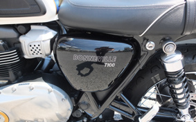 TRIUMPH BONNEVILLE T100 2016 DAD70G