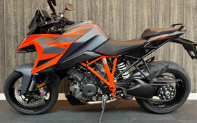 KTM 1290 SUPER DUKE GT V6940