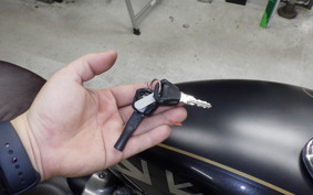 TRIUMPH BONNEVILLE BOBBER 2020