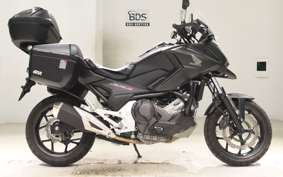 HONDA NC750X D 2016 RC90
