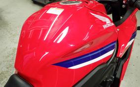 HONDA CB650R E-Clutch 2026 RH17