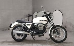 MOTO GUZZI V7 CLASSIC 2012 LW