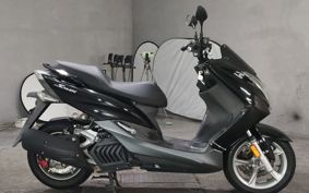YAMAHA S-MAX SG27