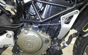 HUSQVARNA SVARTPILEN 401 2023