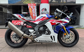 HONDA CBR1000RR-R FB SP 2023 SC82
