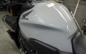 HONDA CB650R E-Clutch 2025