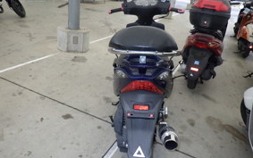 SUZUKI GSR125