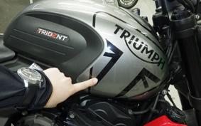 TRIUMPH TRIDENT 660 2022