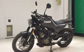 HUSQVARNA SVARTPILEN 125 2024