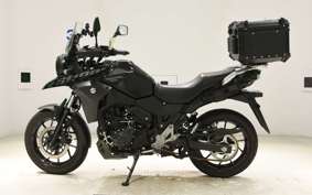 SUZUKI Vｽﾄﾛｰﾑ250 2017