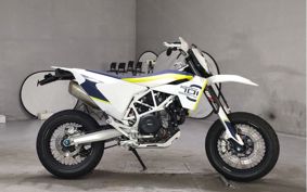 OTHER HUSQUARNA 701 SUPERMOTO 2017 USV