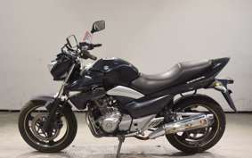 SUZUKI GSR250